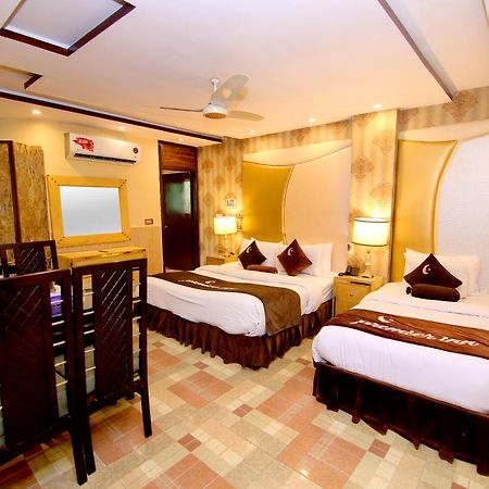 Hotel Premier Inn Gulberg Lahore Exterior foto