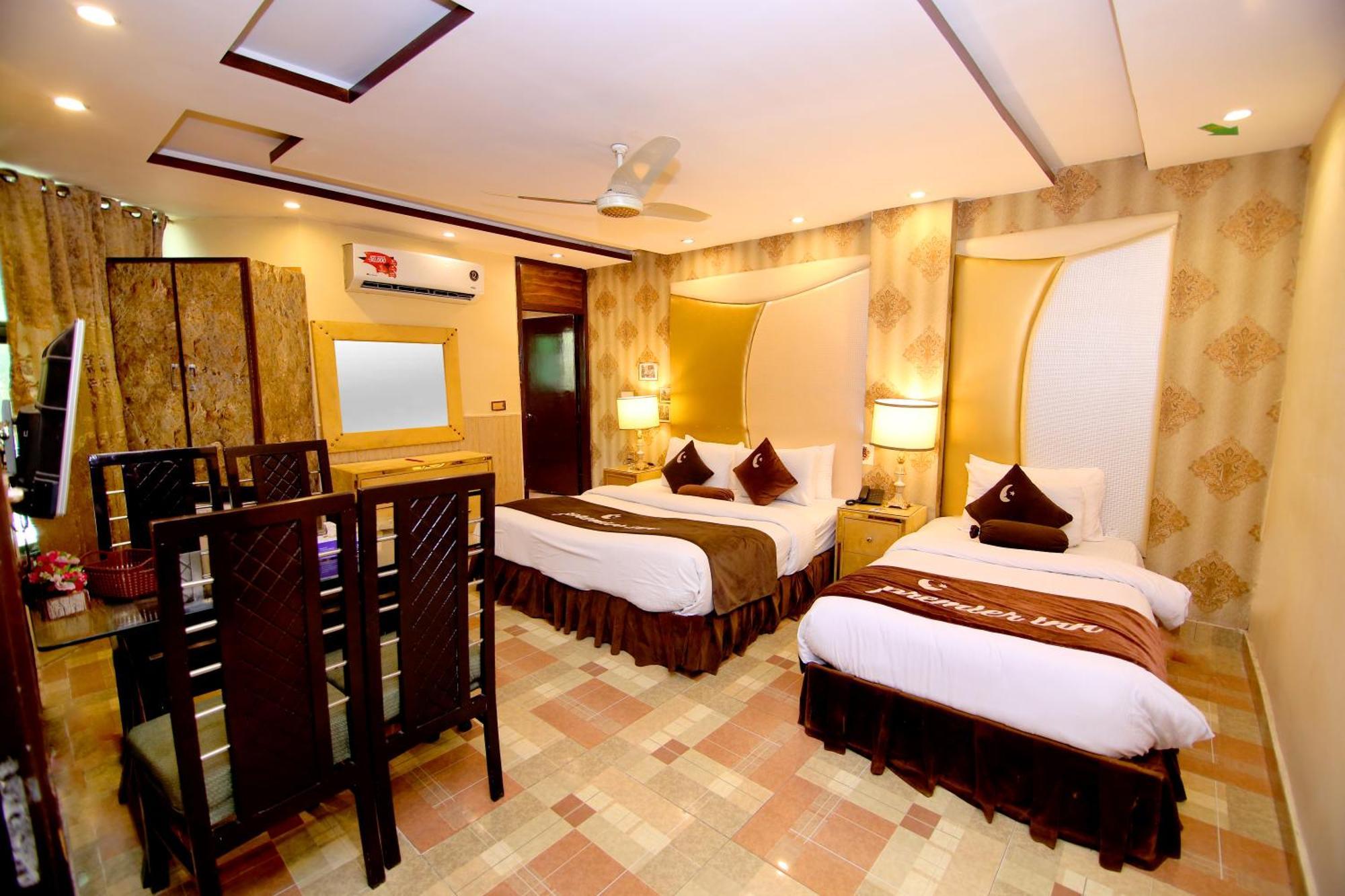 Hotel Premier Inn Gulberg Lahore Exterior foto