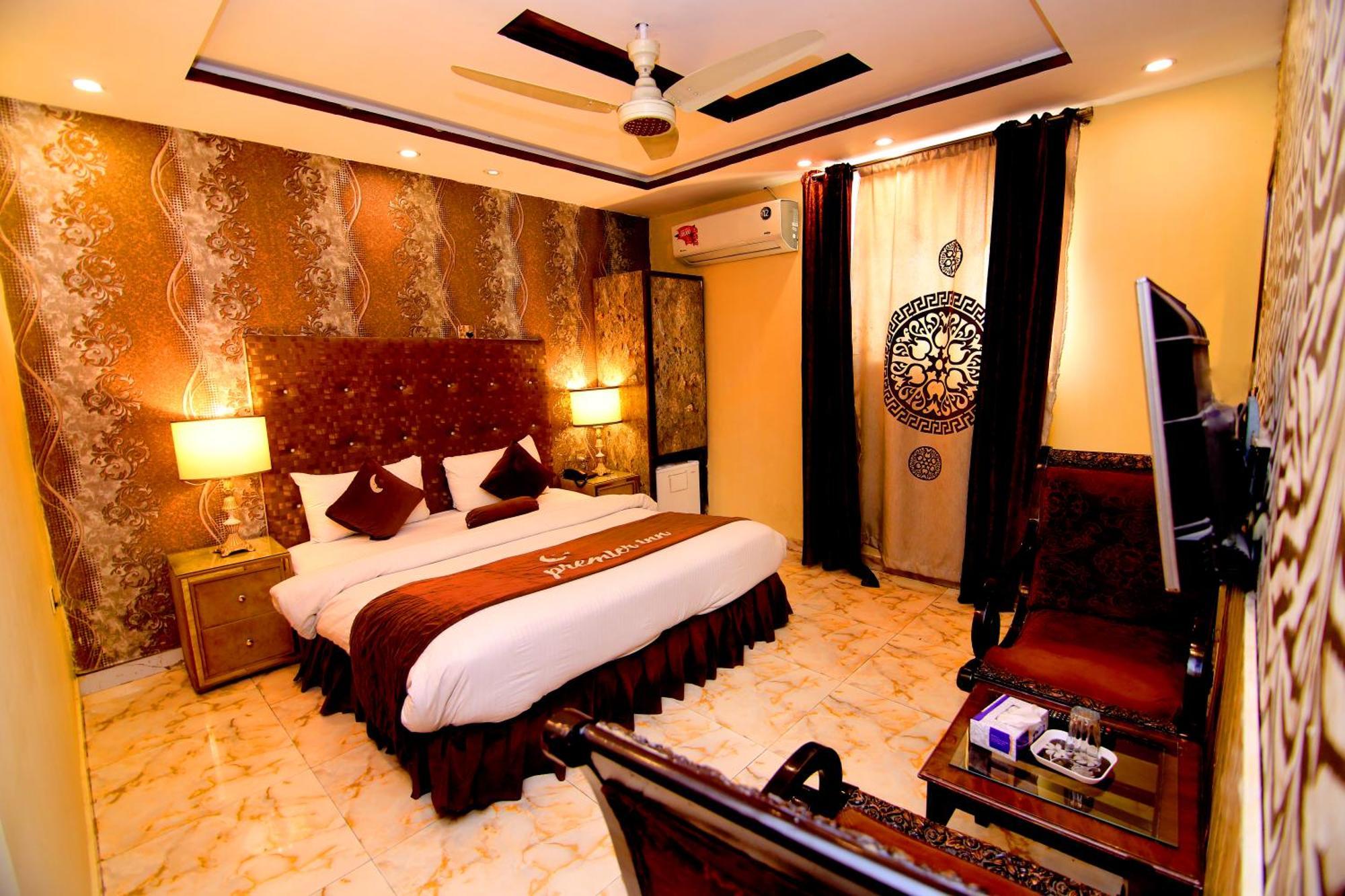 Hotel Premier Inn Gulberg Lahore Exterior foto