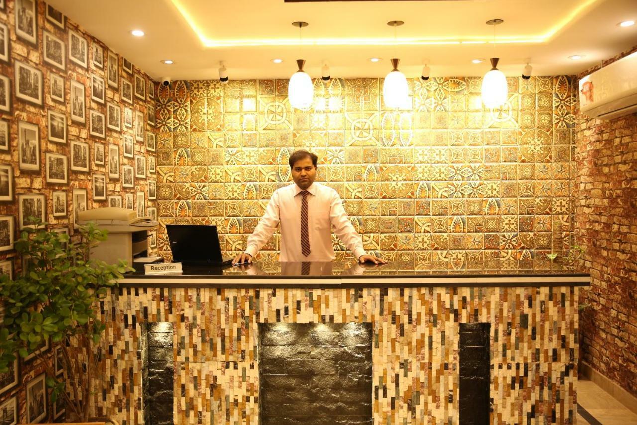 Hotel Premier Inn Gulberg Lahore Exterior foto