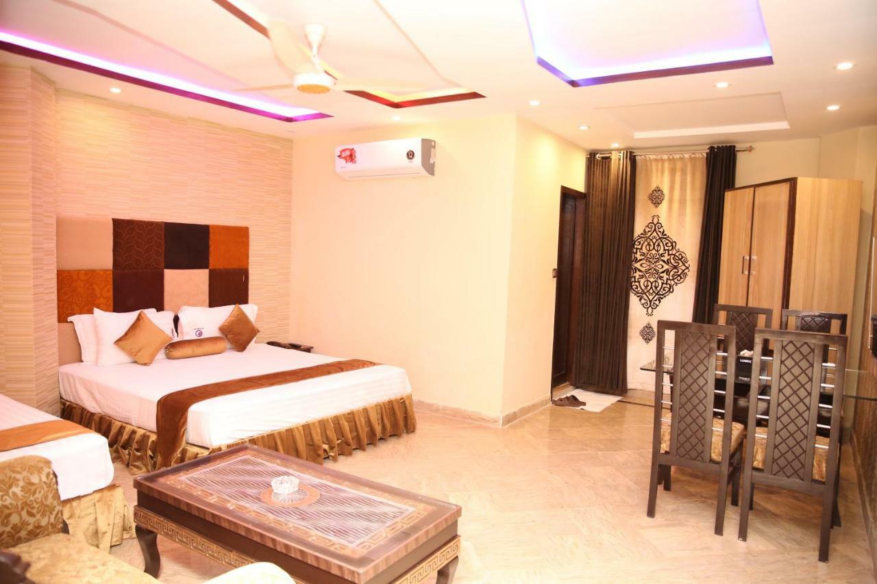 Hotel Premier Inn Gulberg Lahore Exterior foto