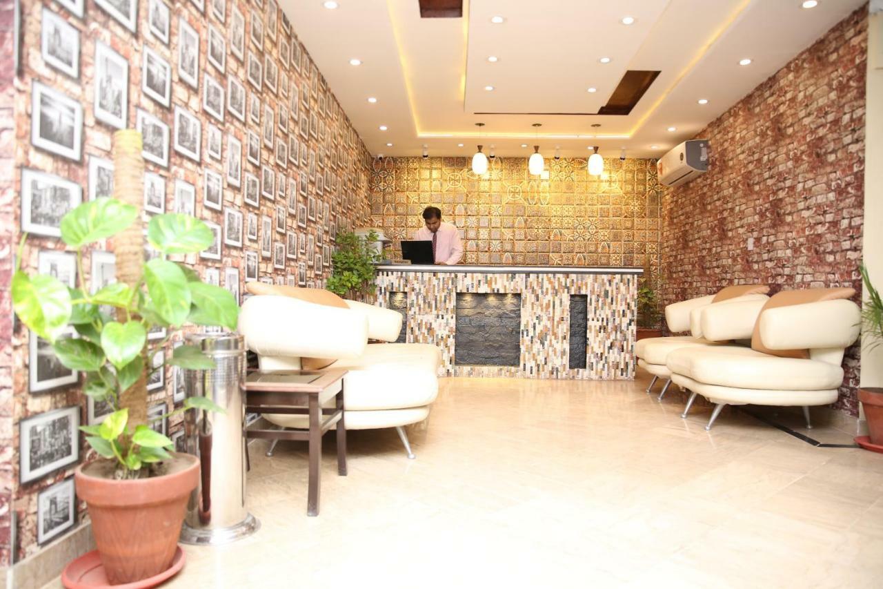 Hotel Premier Inn Gulberg Lahore Exterior foto