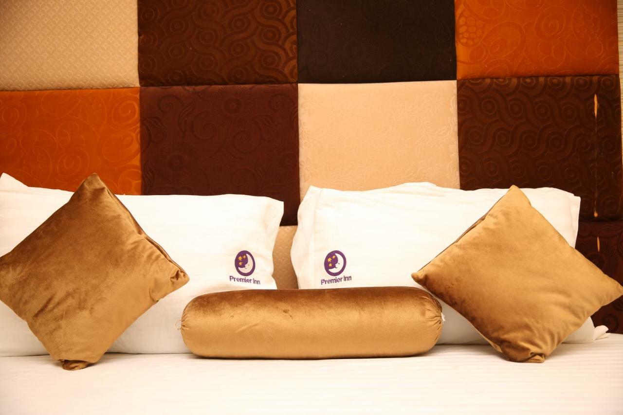 Hotel Premier Inn Gulberg Lahore Exterior foto