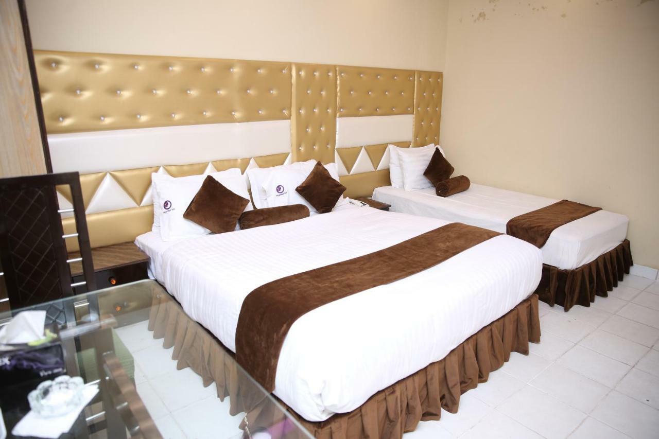 Hotel Premier Inn Gulberg Lahore Exterior foto