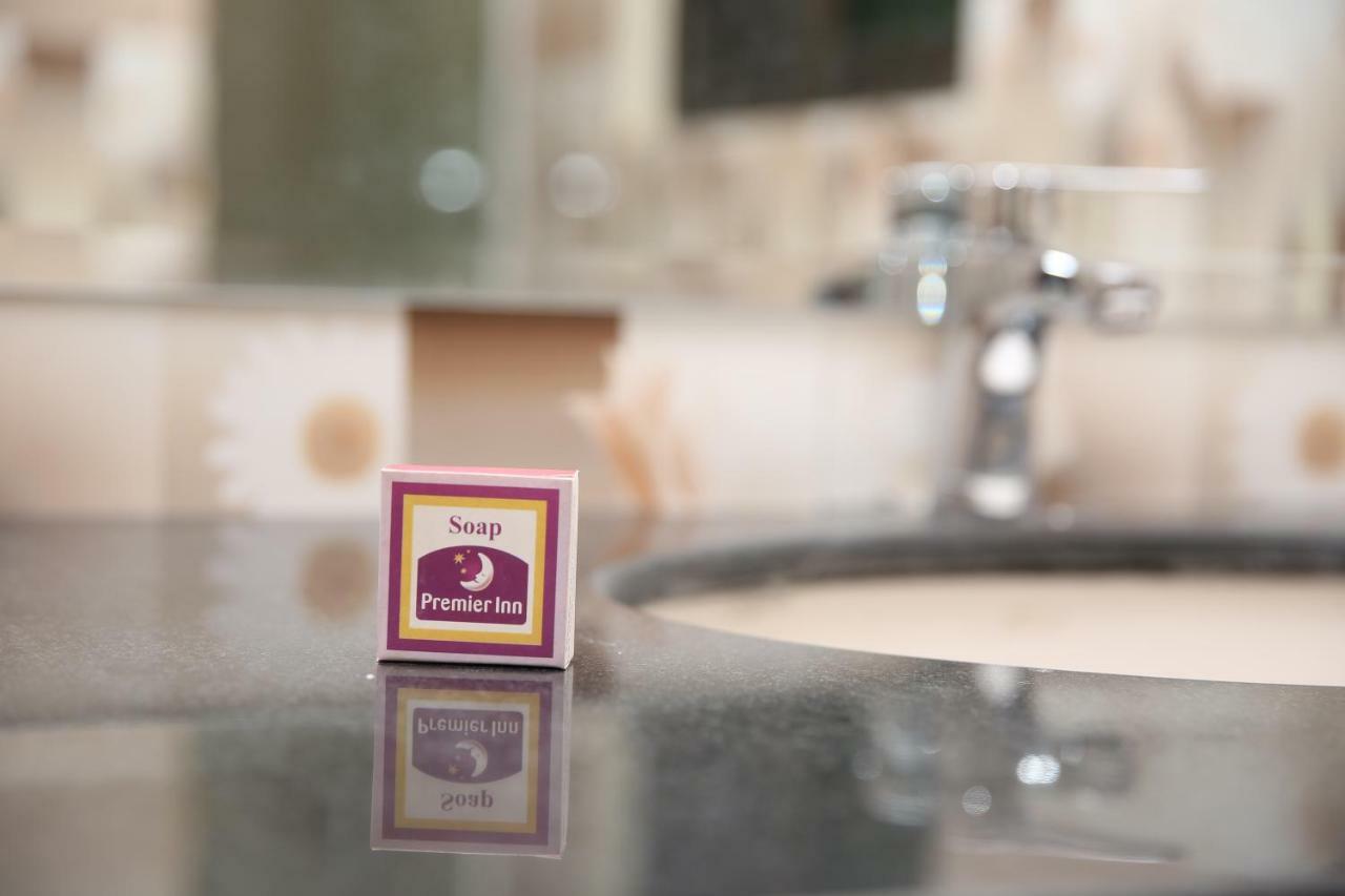 Hotel Premier Inn Gulberg Lahore Exterior foto
