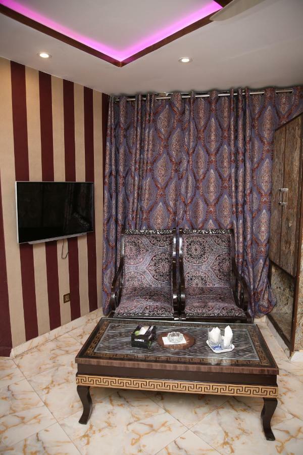 Hotel Premier Inn Gulberg Lahore Exterior foto